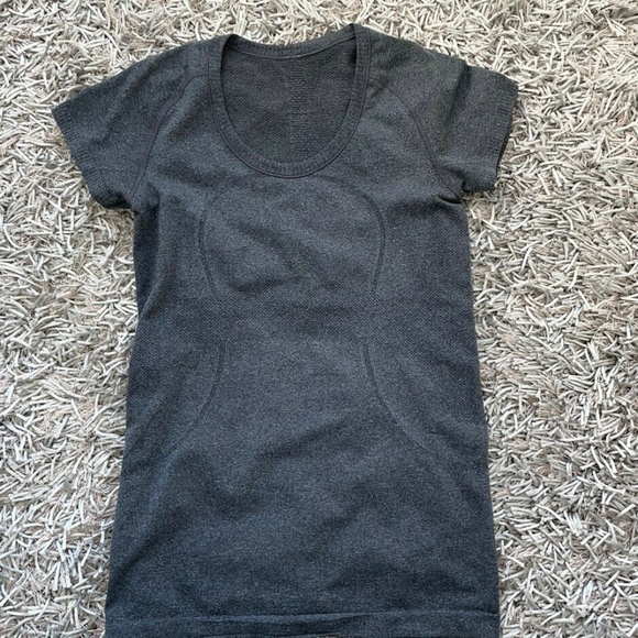 Lot of 4 Lululemon Swiftly Tech Short Sleeve Crew / Long Sleeve Sz 8❤️ - Picture 5 of 9